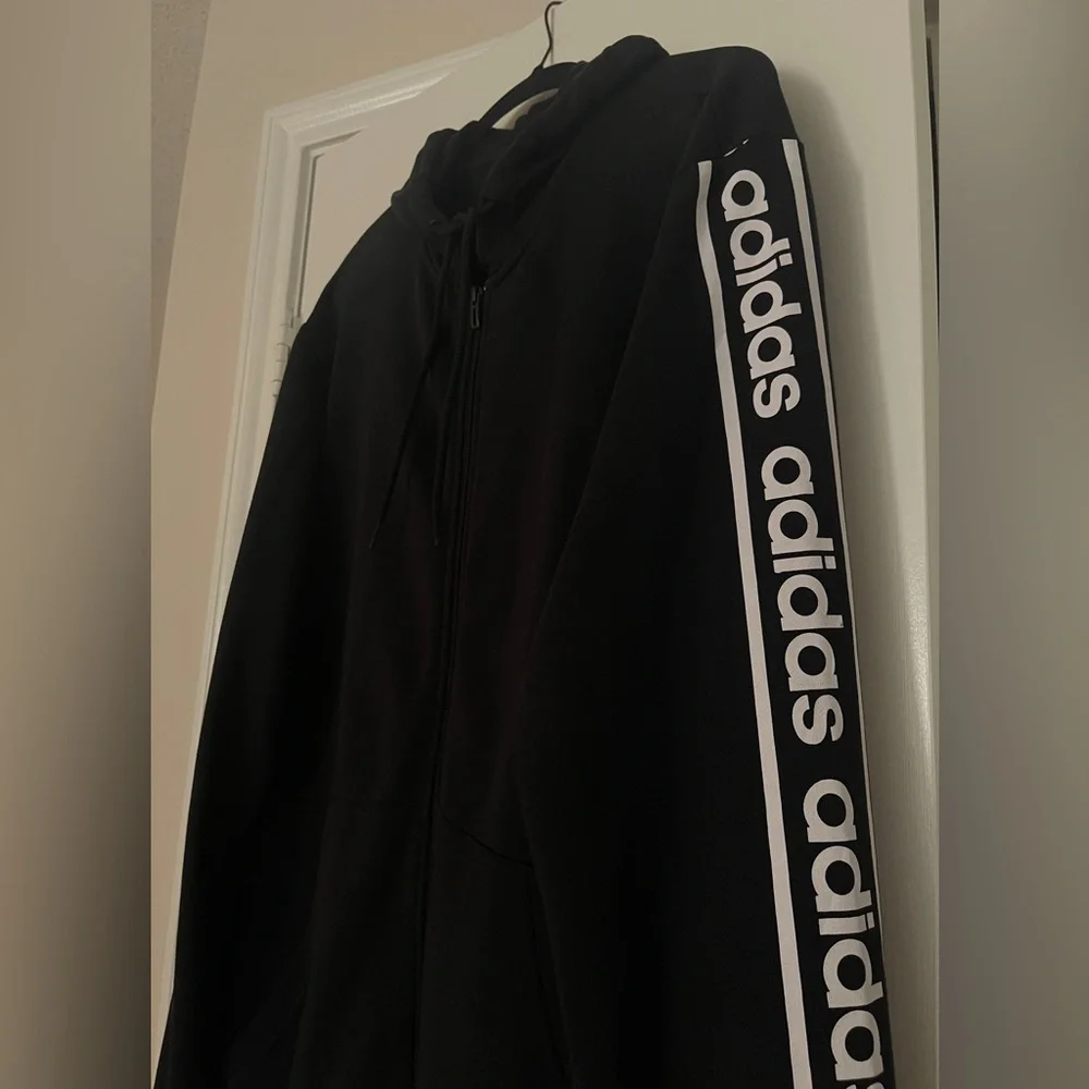 adidas sleek black